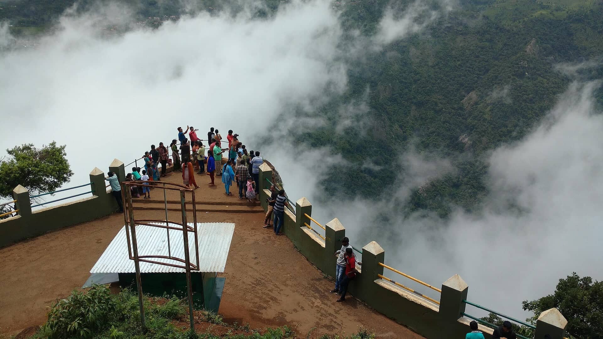 Coonoor in a Day: Sim's Park, Dolphin's Nose & Lamb's Rock